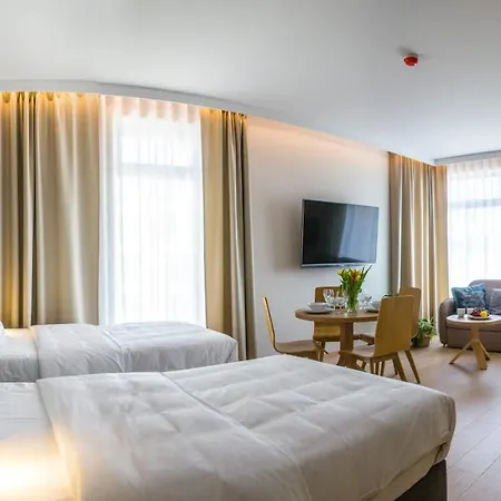 شقة Centrum Klimatyzacja كوزتسالين